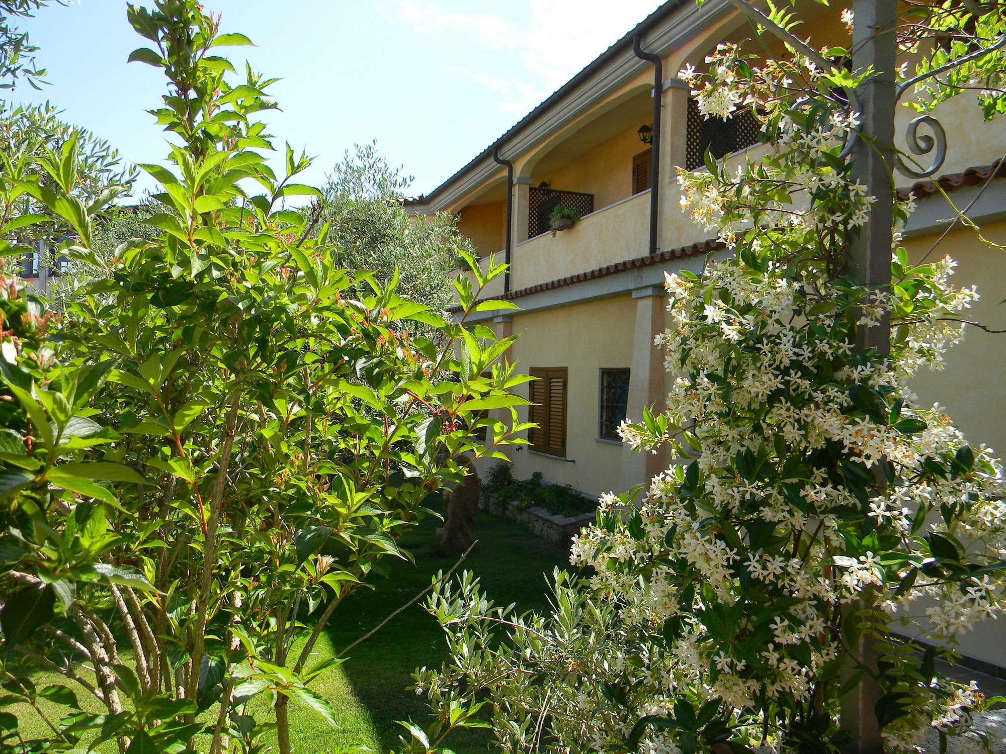 Relais Fenicottero Rosa Guest House Porto Taverna Bagian luar foto